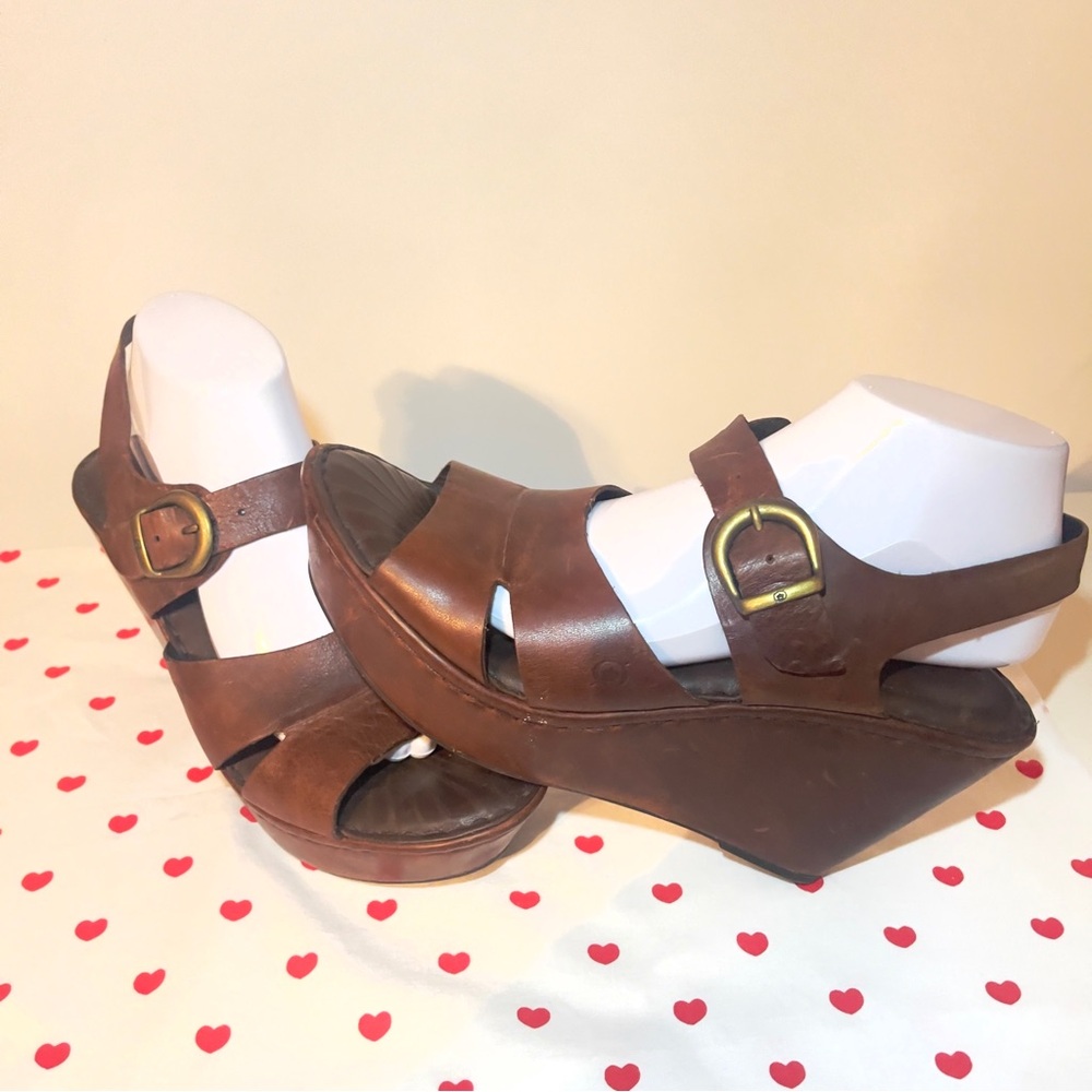 BORN Brown Buckle Strap Wedge Sandals Women’s Size 10